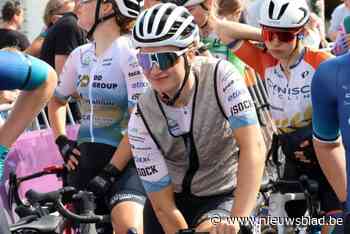 Julie Stockman is “piepedood” maar heeft wel visitekaartje afgegeven in Omloop: “Werken bij defensie is leuk, maar ik zou heel graag profrenster worden”