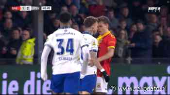 Noa Lang draait door en geeft 'kopduw' aan tegenstander