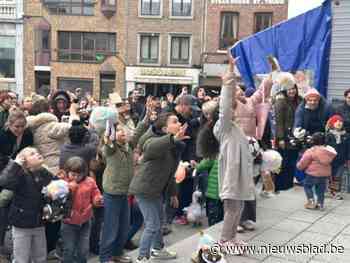Sint-Truiden geeft al voorsmaakje van carnavalsstoet met beren- en ballenworp