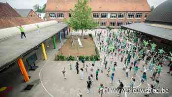 Oudercomités schenken speeltoestellen aan scholen