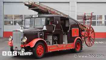 Vintage fire engines donated to museum