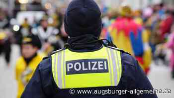 Mann fällt beim Faschingsumzug in Schwabsoien von einem Wagen