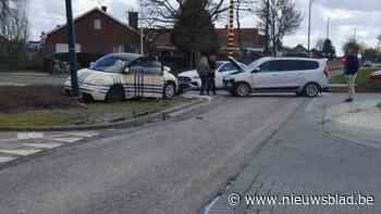 Auto’s botsen in Meeuwen, niemand raakt gewond