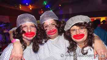 Partystimmung beim traditionellen Ü30-Faschingsball in Raubling