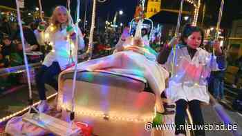 41 wagens zorgen voor spektakel met veel licht en geluid tijdens lichtstoet Opglabbeek