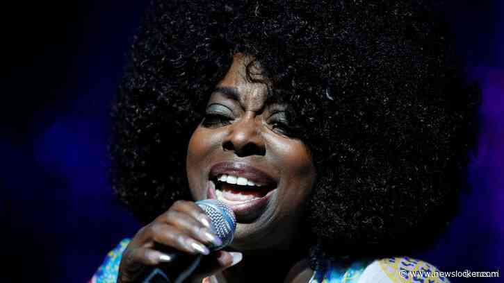 Soulzangeres Angie Stone (63) overleden bij auto-ongeluk na optreden
