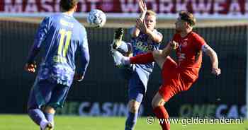 LIVE eredivisie | Ajax ontsnapt aan gelijkmaker in Almere: Hansen raakt de lat na slecht uitkomen Matheus