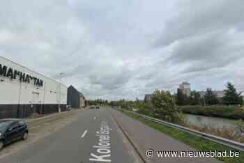 Dertiger belandt in de Vaartkom na uitwijkmanoeuvre: “Plots liep er een kat voor zijn wiel”