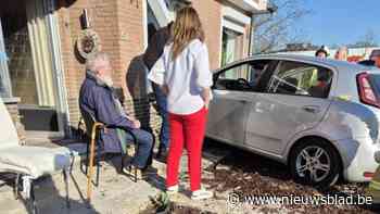 Auto botst tegen huis in Eisden, carnavalsstoet moet omgeleid worden