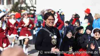 Faschingsumzug in Finningen: Narren strahlen mit der Sonne um die Wette