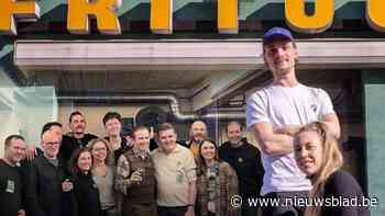 Dieter en Eveline maakten monsterportie frieten voor rockband Franz Ferdinand: “Het ruikt naar Frituur Tina in de Roma”