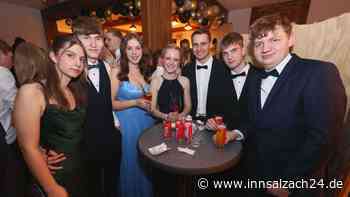 „Tanzen bis die Sohlen qualmen“: Feuerwehrball in Oberneukirchen mit „KruzeWuze“