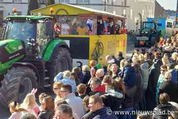 Carnaval is overdonderend succes: duizenden mensen genieten van stoet en zonnig weertje