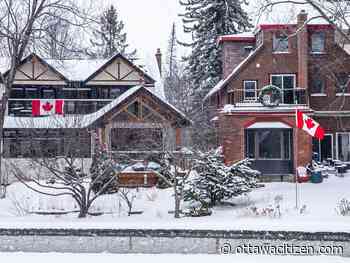 Canadian flags a big seller as Trump tariff threats continue