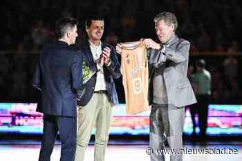 Windrose Giants Antwerp zet Antwerps biljartlegende Ludo Dielis in de bloemetjes: “Ik volg de Giants nog steeds”