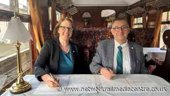 Network Rail signs landmark collaborative agreement with the Bluebell Railway