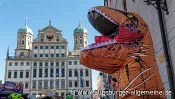 Drachen, Totenköpfe, Elefanten: Das war der Gaudiwurm in Augsburg