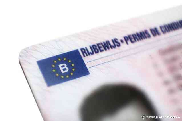 Zwalpende bestuurder speelt rijbewijs 15 dagen kwijt