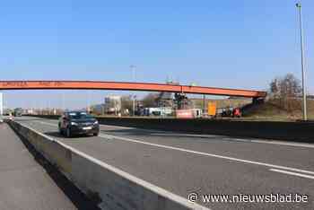 Fietsbrug van 90 ton zwaar moet 55 centimeter worden opgekrikt