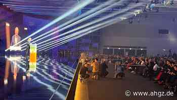 ITB 2025: "Immunkur gegen Fremdenhass" - ITB spektakulär eröffnet