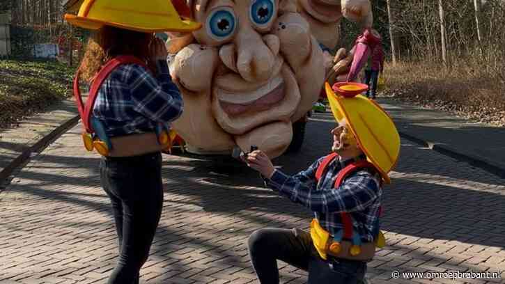 Carnavalshuwelijk in de maak: Gijs gaat op één knie tijdens Grote Optocht