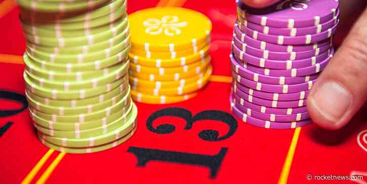 This stock market pro is following Warren Buffett’s lead, saying it’s ‘not a time to be making big bets’