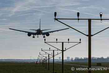Zonnepanelen verblinden piloten bij landing; Schiphol sluit Polderbaan enkele uren op zonnige dagen