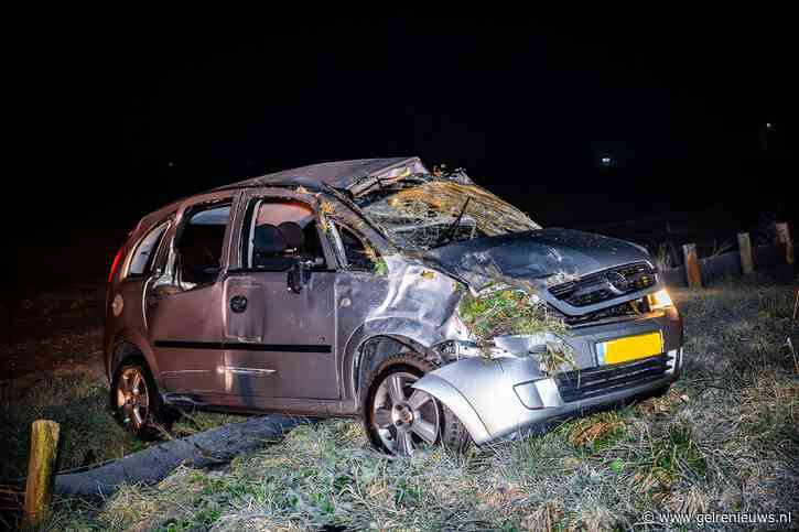 Auto zwaar beschadigd bij eenzijdig ongeval