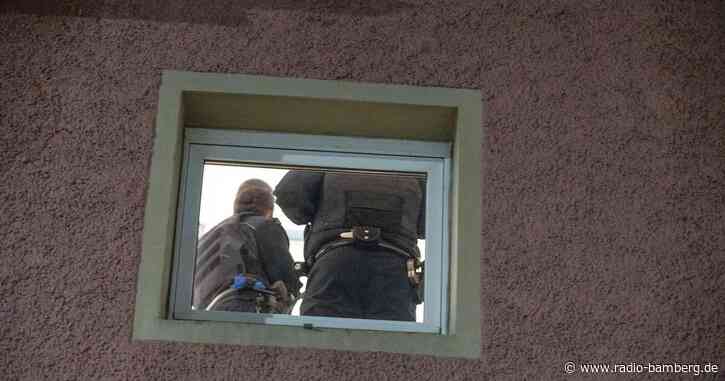 Ermittler durchsuchen Wohnung des Festgenommenen