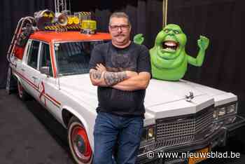 Chris (60) brengt zijn perfect nagemaakte filmwagens naar Gent: “Zelfs Grace Jones stond er eens voor aan mijn deur”