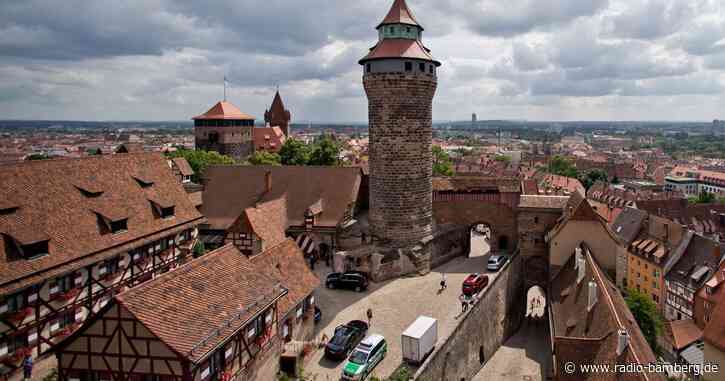 Erstes Ei bei Wanderfalken auf der Kaiserburg in Nürnberg