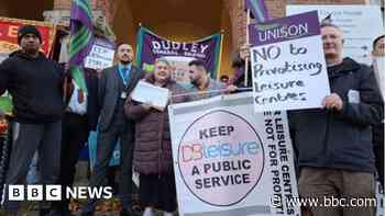 Campaigners address councillors over privatisation