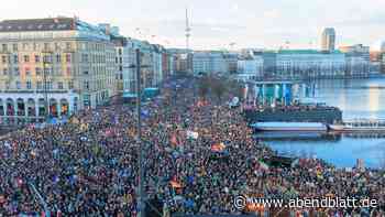 Abaci: Mann hinter größter Demo des Jahrzehnts fliegt aus Parlament