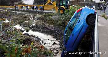 Overstromingen in Spanje: auto’s in zee gesleurd op Canarische Eilanden, waarschuwing voor Valencia