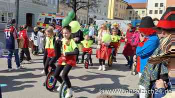 Mit Kinderbulldog, Einrad oder zu Fuß: 170 Kinder rollen im bunten Faschingszug durch Neumarkt