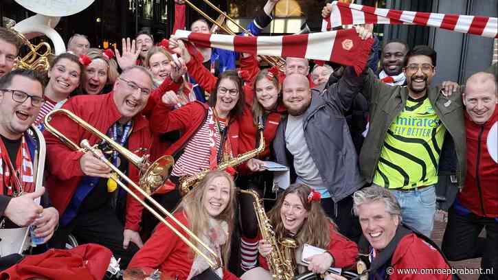 Arsenal-fans genieten van Eindhovens gekkenhuis: 'Blij met gastvrijheid'