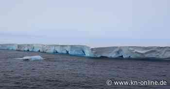 Größter Eisberg der Welt läuft nördlich der Antarktis auf Grund