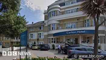 Man bailed over death after assault outside hotel