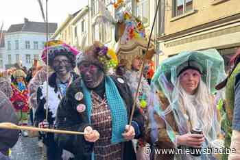 Hapjes in muizenval en zwarte wodka: Voil Jeanettenstoet trekt door Aalst