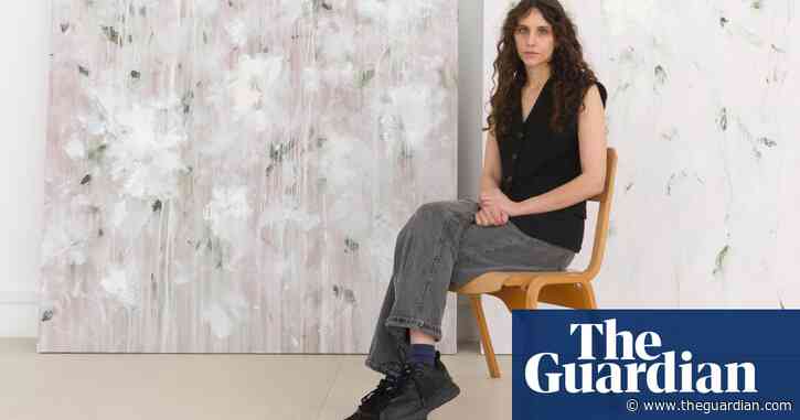 ‘I see things in very short bursts’: blind painter Bianca Raffaella on her explosive still lifes – and being mentored by Tracey Emin
