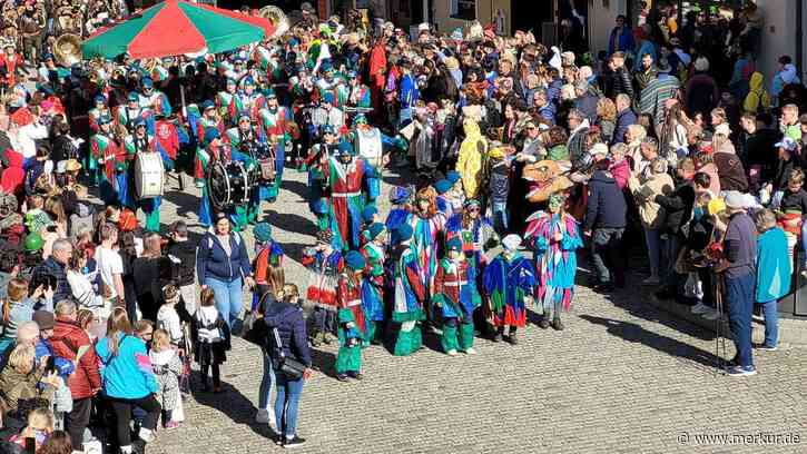 Eine der schönsten Fasnachtzüge des Allgäus bei traumhaftem Wetter in Isny