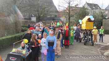 Basisschool GO! 3D viert KAR-naval met bewoners Beukenhof