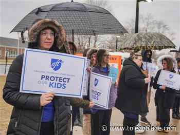 Toledo teachers advocate to save U.S. Department of Education