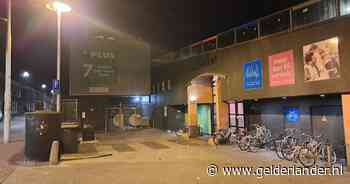 Poging verkrachting vastgelegd; onbekende man sloeg toe nadat hij slachtoffer aan plasplek hielp