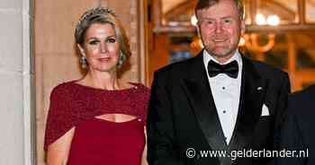 Koning Willem-Alexander ‘geroerd’ bij staatsbanket op Cyprus, Máxima pakt het groots aan met jurk