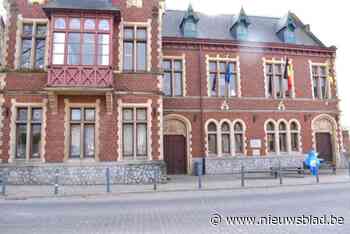 Nieuwe ramen voor gemeentehuis