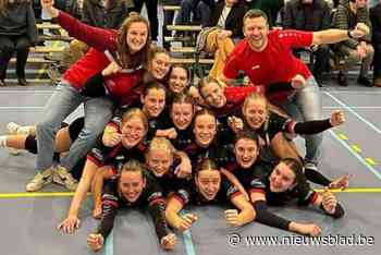 VOLLEYBABBELS. VC Hebo Borsbeke-Herzele B grijpt de titel, spanning in derde nationale A en afzwaaier bij Forza Oudenaarde