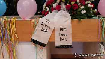 Tradition zum Ende des Karnevals: Nubbel und Hoppeditz verbrannt