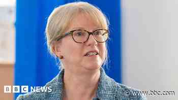 Shona Robison and Fiona Hyslop to stand down as MSPs