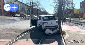 Auto gegen Stadtbahn in Hannover: Störung auf der Linie 6 ist behoben